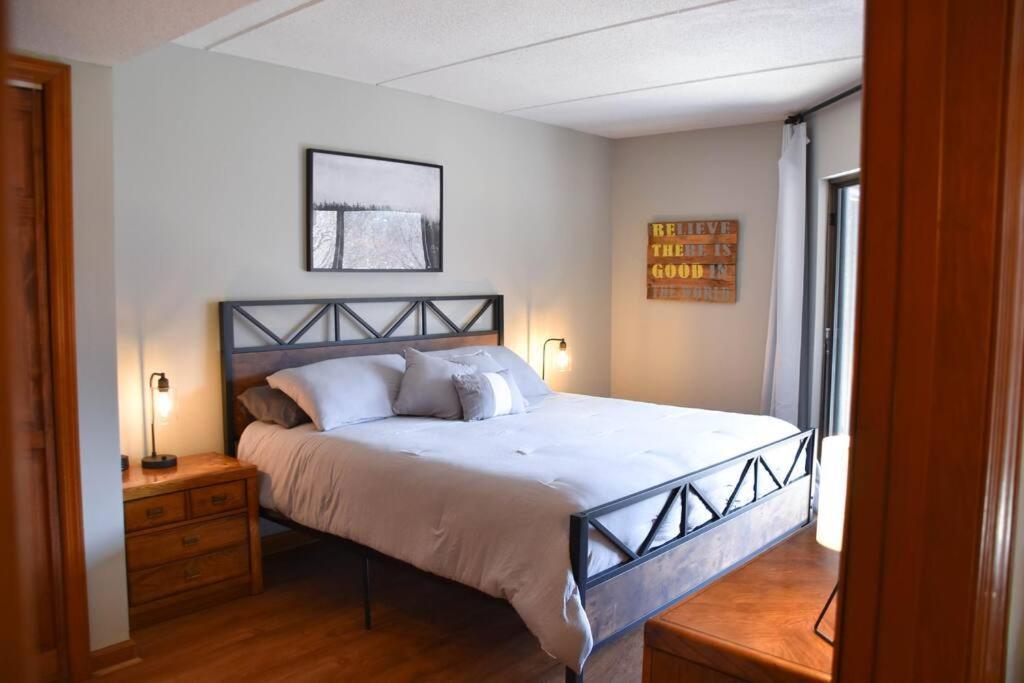 Apartamento Cozy Mountain Getaway! Mountain Views! 2 Bed, 2 Bath, Sleeps 6 Gatlinburg Exterior foto